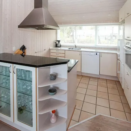 بيت للعطل Awesome In Samso With Kitchen *
